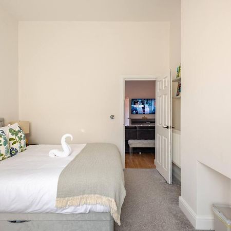 Stylish Flat In Central Location With Free Parking 史云顿 外观 照片
